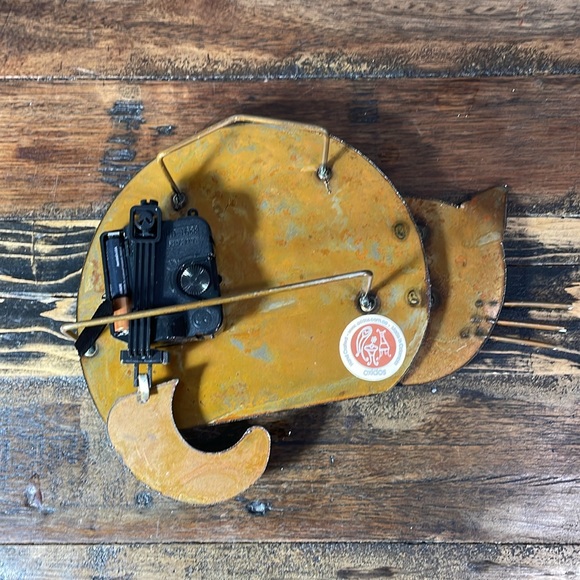 Unique and adorable metal cat clock artisan hand crafted with moving tail! - Picture 9 of 17